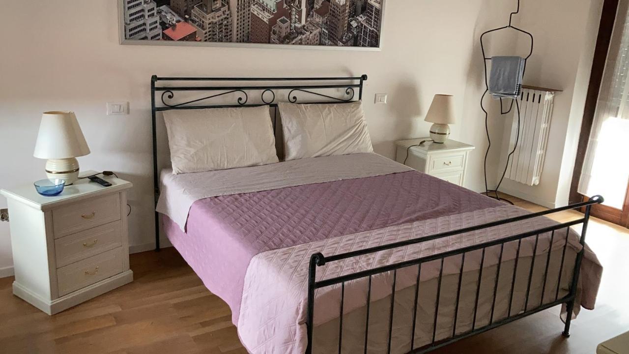 Room Saronno + B&B Ngoại thất bức ảnh